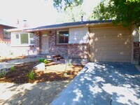 Building Photo - UNR friendly 3 Bedroom , 1 Bath close to campus