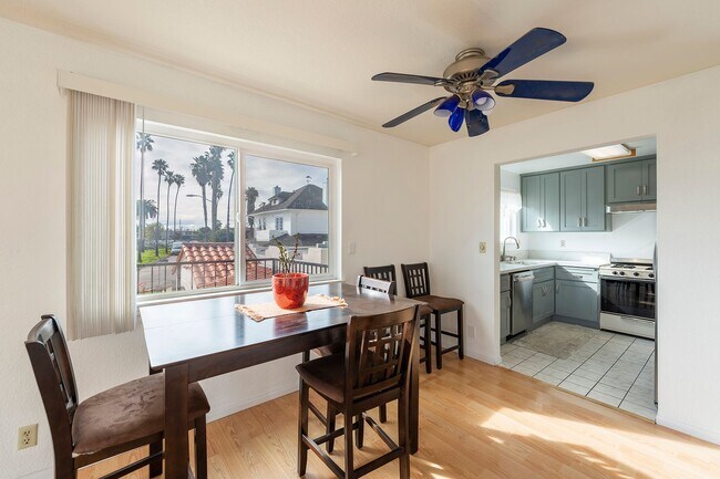 Building Photo - San Pedro Unit with Spectacular Ocean/Mari...