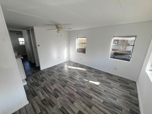 Building Photo - 616 Cortez Rd W