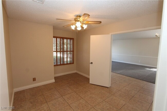 Building Photo - 6605 Vicuna Dr