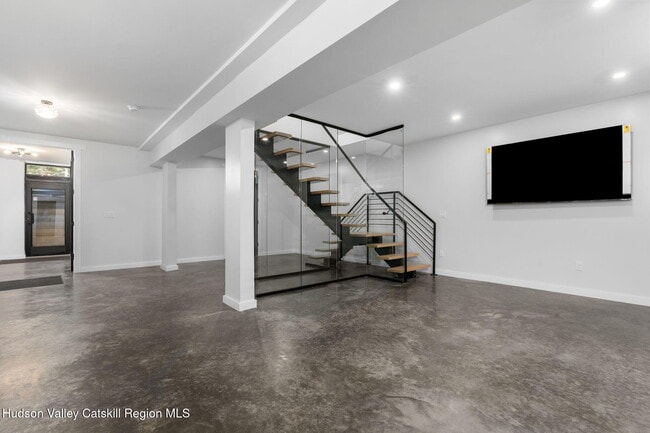 Building Photo - 32 Maurizi Ln
