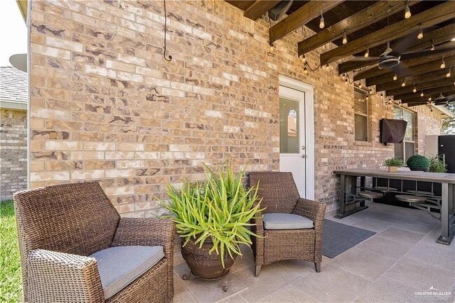 Building Photo - 11 Santa Teresa St