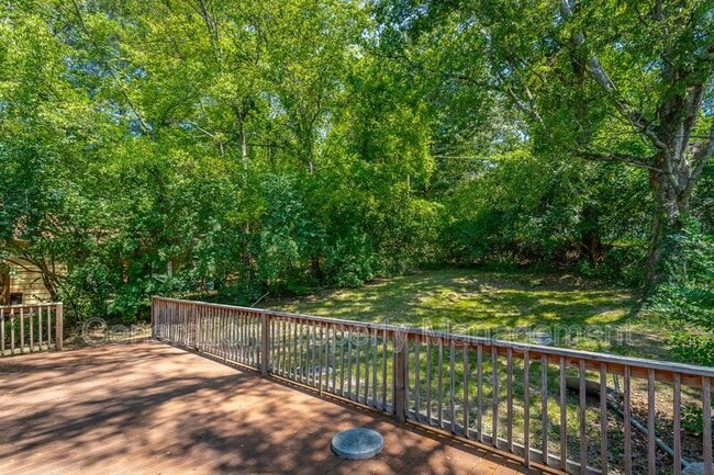 Building Photo - 1420 Hixson Pike