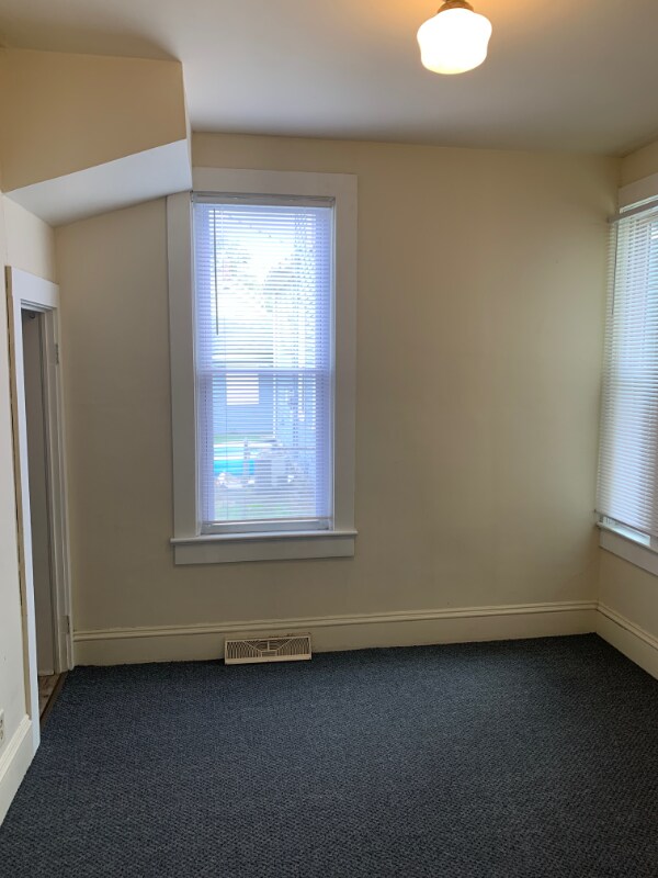 Building Photo - 323 E Williams St