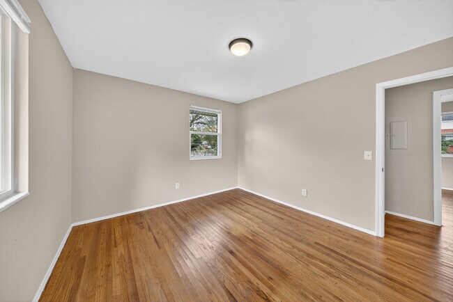 Building Photo - 2327 Mura Dr