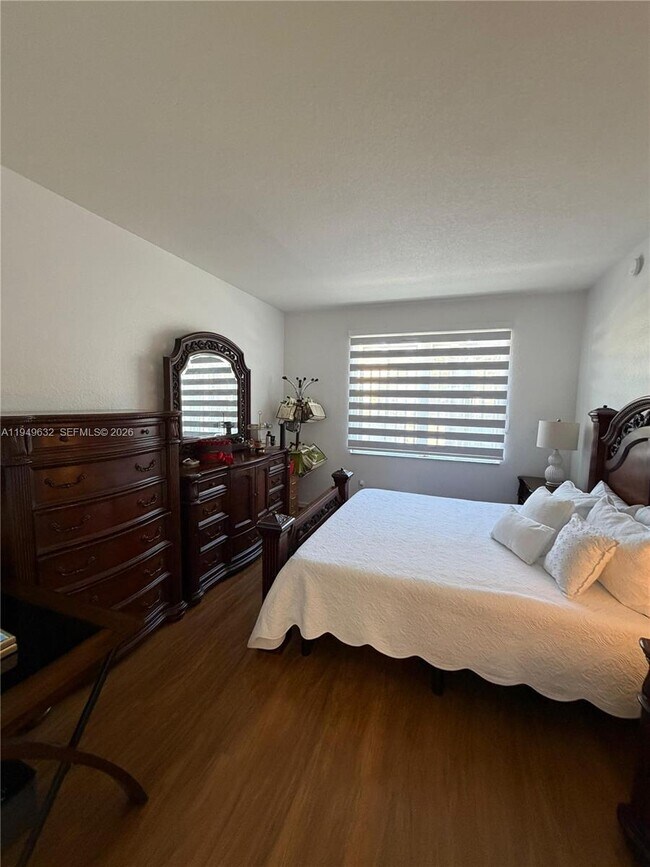 Building Photo - 8814 W Flagler St