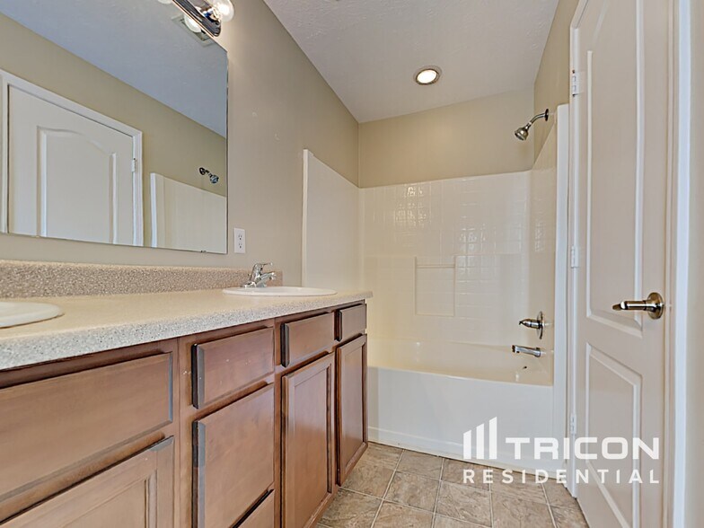 Building Photo - 4150 Galena Dr