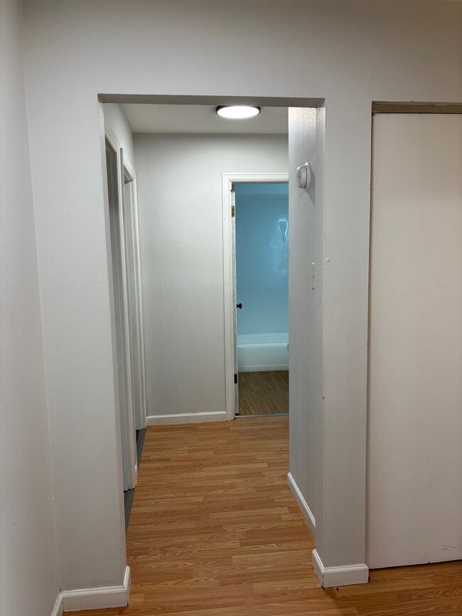 Building Photo - 2709 Center St