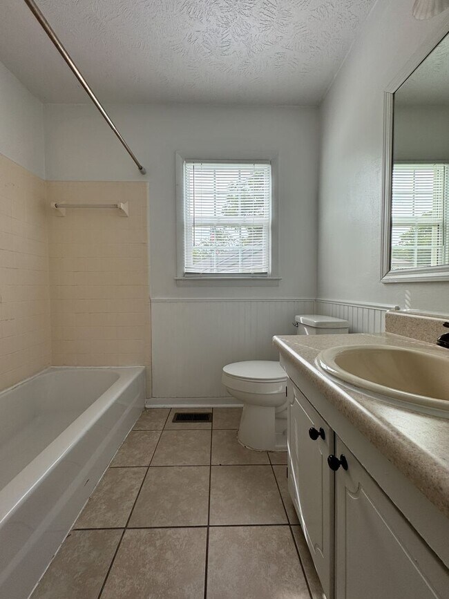 Building Photo - 5961 Chinas Ct