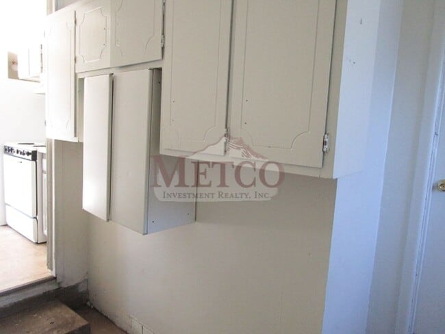Building Photo - Cute little 3 bedroom home
