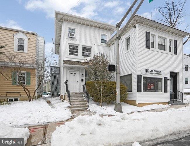 Building Photo - 201 Chester Ave