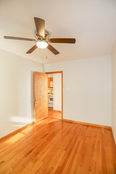 Building Photo - 1628 W Morse Ave