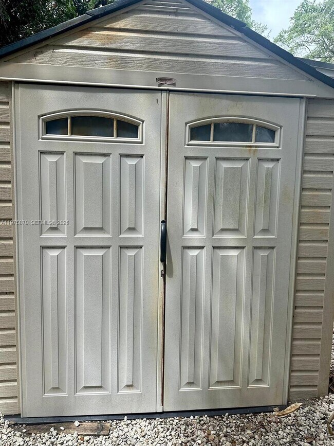 Building Photo - 1750 NE 144th St