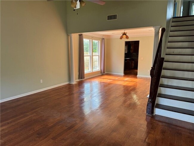 Building Photo - 4895 Evergreen Valley Way