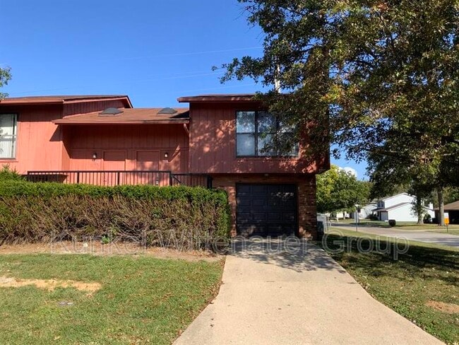 Primary Photo - 700 Ganim Dr