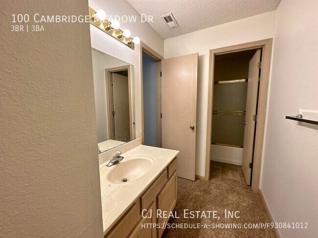 Building Photo - 100 Cambridge Meadow Dr