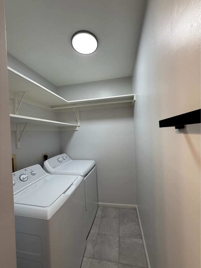 Primary Photo - 6735 S 153rd Cir