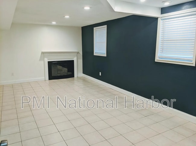 Building Photo - 702 Leeward Ct