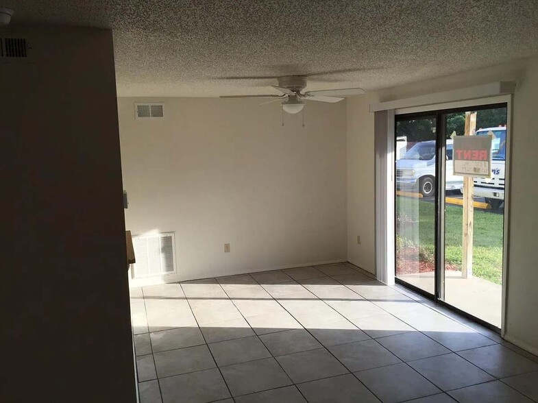LR DR Combo - 127 Camphor Cir