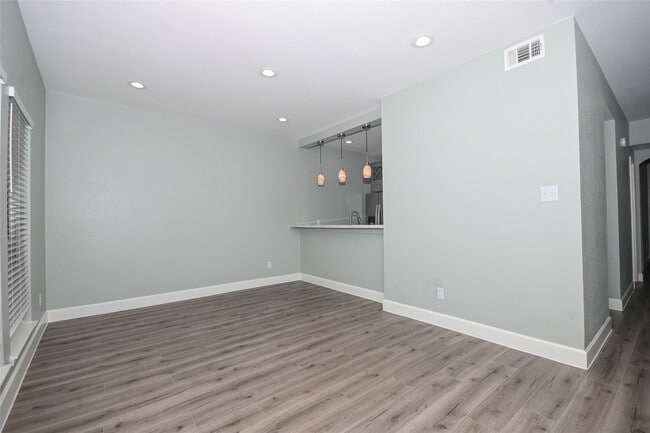 Building Photo - 18809 Egret Bay Blvd