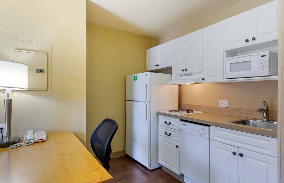 Building Photo - Furnished Studio-Boston - Woburn