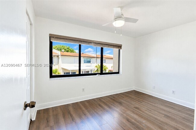 Building Photo - 6916 SW 110th Ave