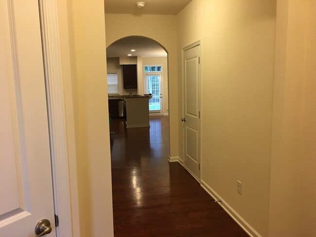 Building Photo - 8952 Ringview Dr