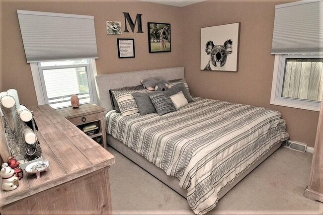 Building Photo - Well-Located Home in Robbinsdale