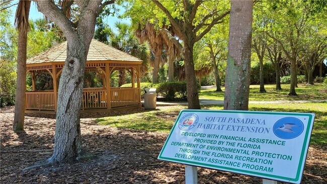 Building Photo - 6931 Hibiscus Ave S