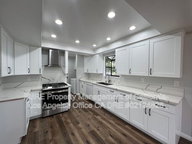 Building Photo - 3831 W 182nd St