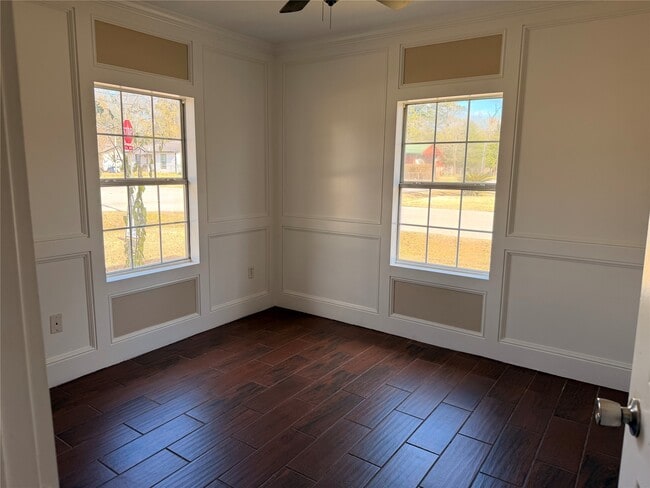 Building Photo - 628 Truman St