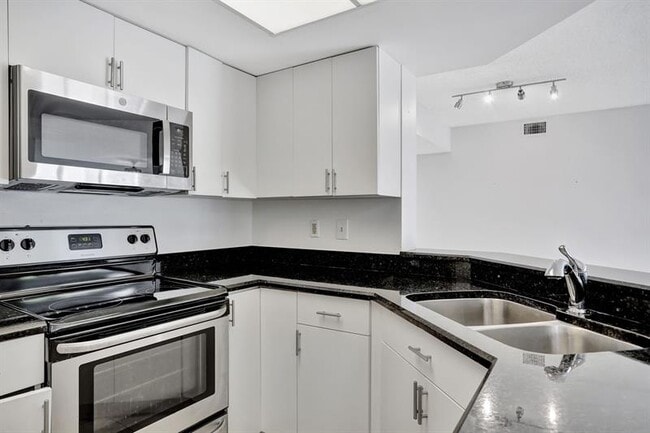 Building Photo - 9088 W Atlantic Blvd