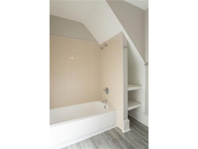 Building Photo - 1606 Concordia Ave