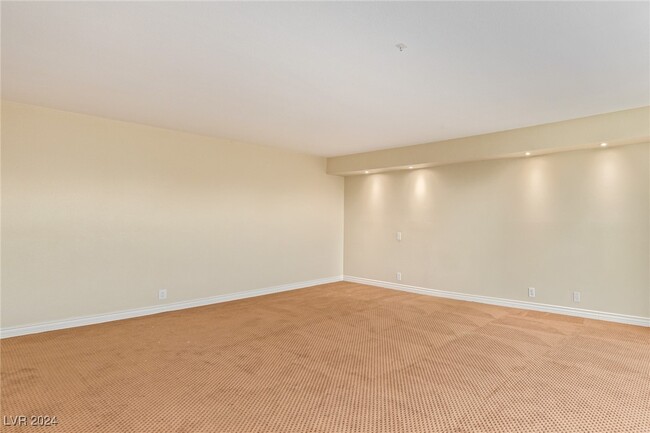 Building Photo - 3111 Bel Air Dr