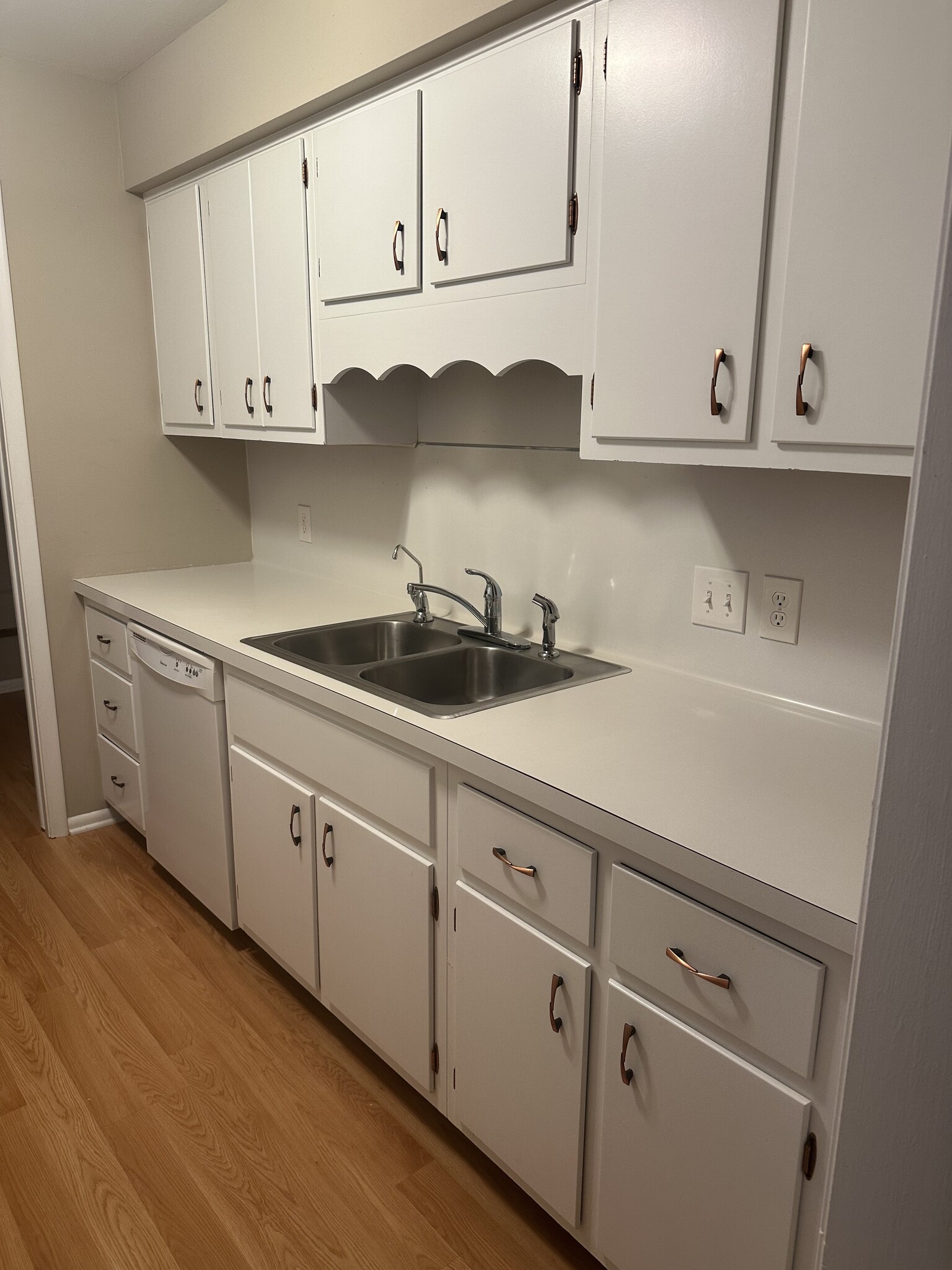 Building Photo - 5325 Territorial Rd