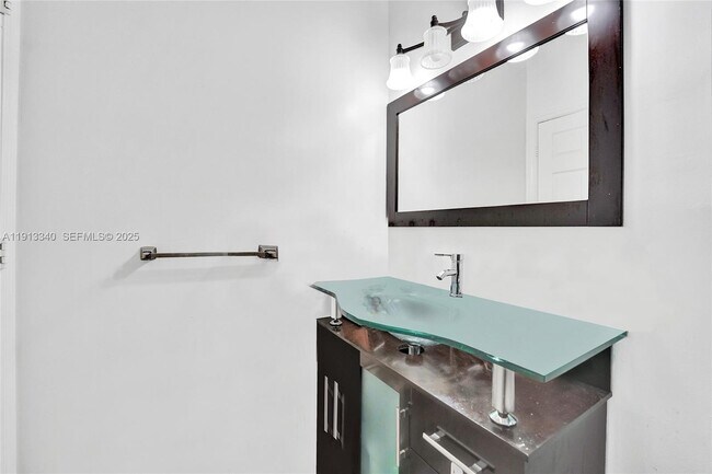 Building Photo - 4118 Sapphire Terrace