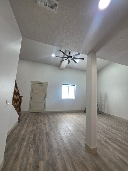 Building Photo - 2893 S 4300 W St