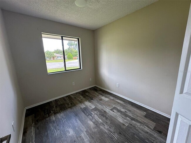 Building Photo - 804 Van Ness Cir