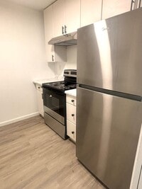 Building Photo - Stylishly Remodeled 2-Bedroom Gem in Redwood City