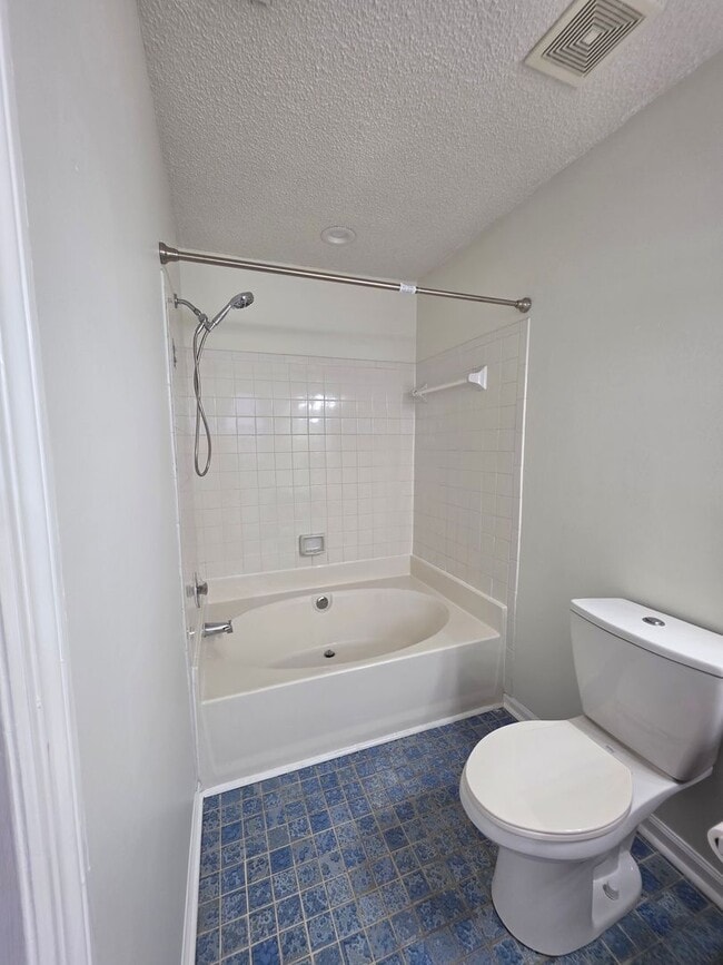Building Photo - Charming 3-Bedroom Home in Desirable Shadowmoss Community