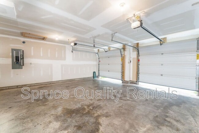 Building Photo - 250 Baybrook Ln