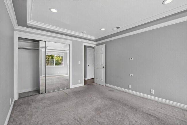 Building Photo - 801 W California Ave
