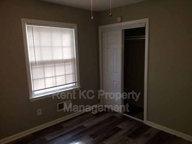 Building Photo - 4608 Ridgeway Ave