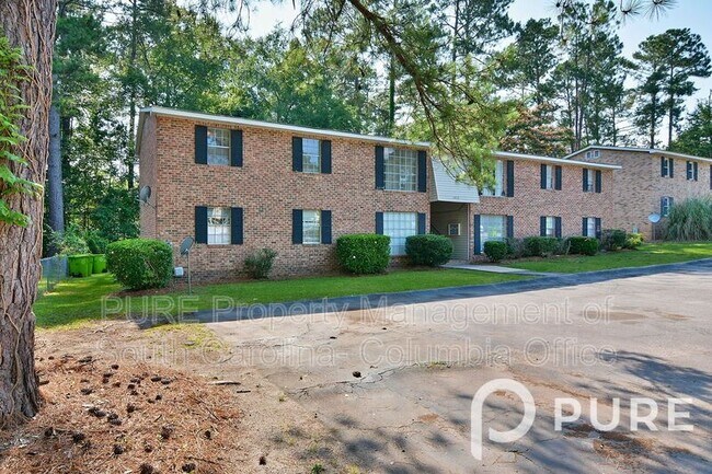 Building Photo - 2915 Chatsworth Rd