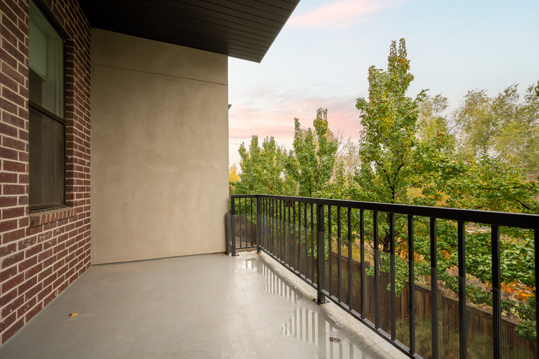 Building Photo - 315 W Reed Ave