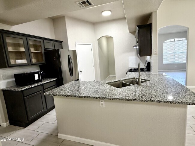 Building Photo - 12749 Tierra Salas Dr