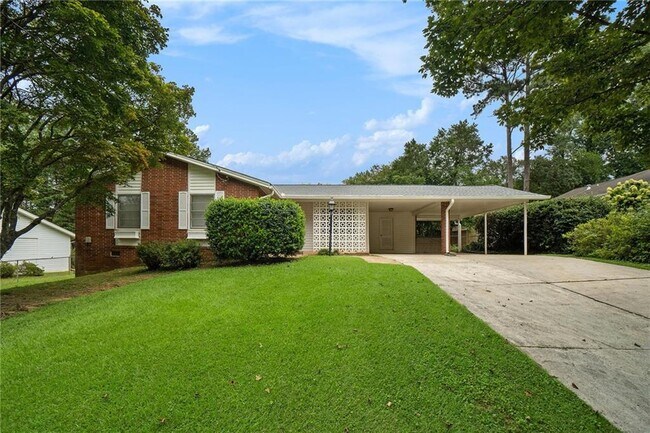 Building Photo - 1225 Laurel Hill Dr
