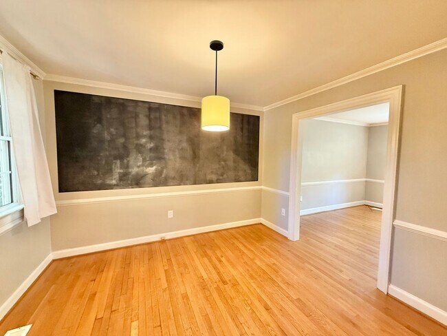 Building Photo - **OFFERING REFUNDABLE APPLICATION FEES & $150 MOVE IN PROMOTION** Terrific 3BD, 1.5BA North Ralei...