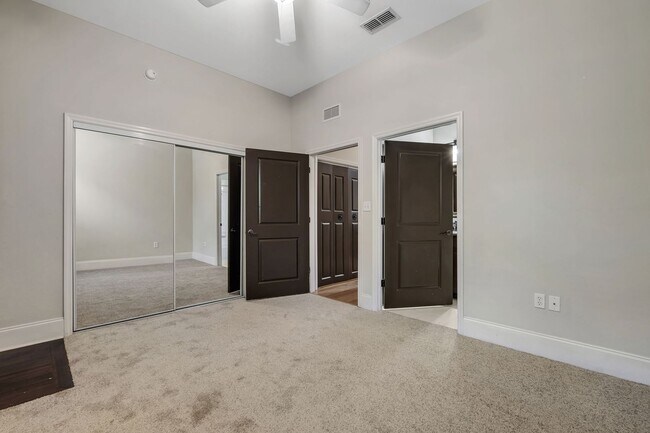 Building Photo - Midtown Tallahassee Townhome