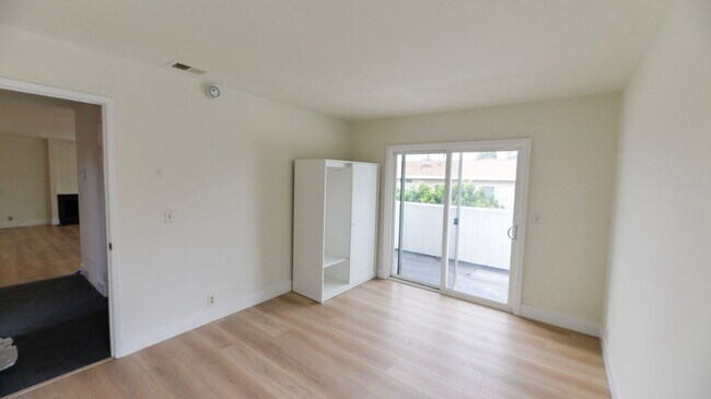 Building Photo - 106 Avenida Lucia